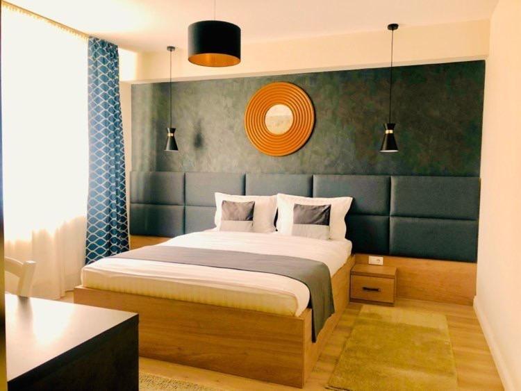 Pavillion 78 Hotel Bacău エクステリア 写真