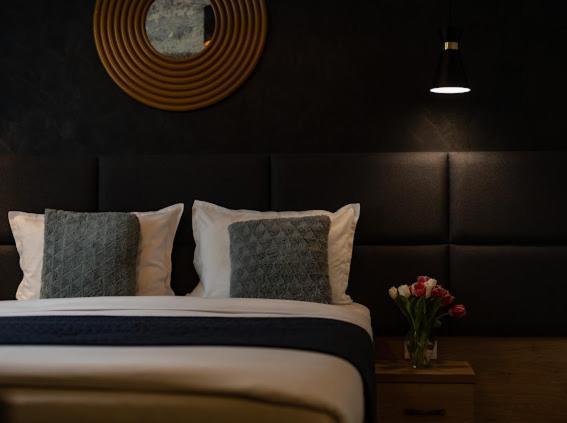 Pavillion 78 Hotel Bacău エクステリア 写真